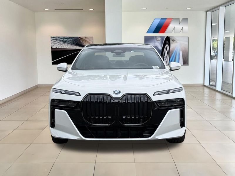 2025 BMW i7 eDrive50Image 3
