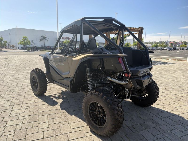 New 2026 Honda TALON1000R FOX LIVE VALVE Image 15