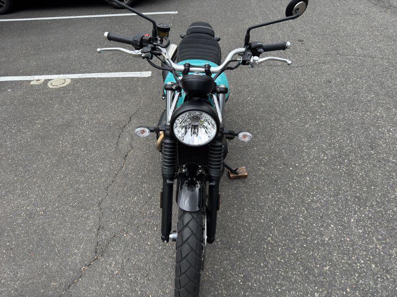 2025 Triumph Scrambler 900 - KINGFISHER BLUE 