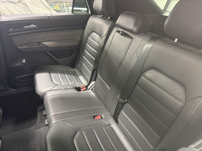 Used 2023 Volkswagen Atlas Cross Sport V6 SEL Premium R-Line AWD w/Sunroof & NavImage 18