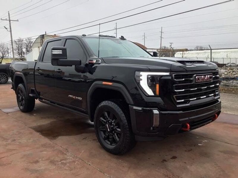 2024 GMC Sierra 2500HD AT4Image 7