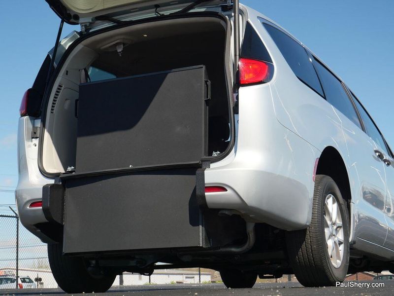 2022 Chrysler Voyager LXImage 29
