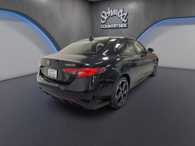 New 2026 Alfa Romeo Giulia AwdImage 9