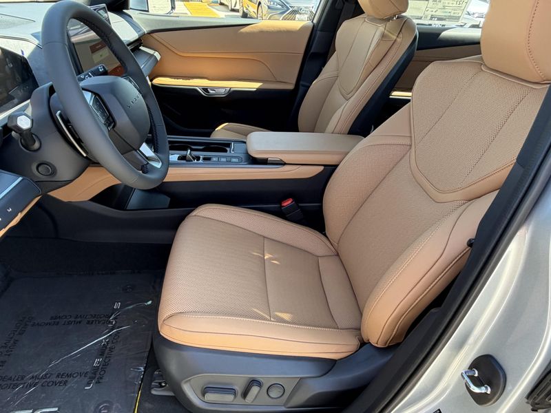 New 2026 Lexus ES 350e PremiumImage 19