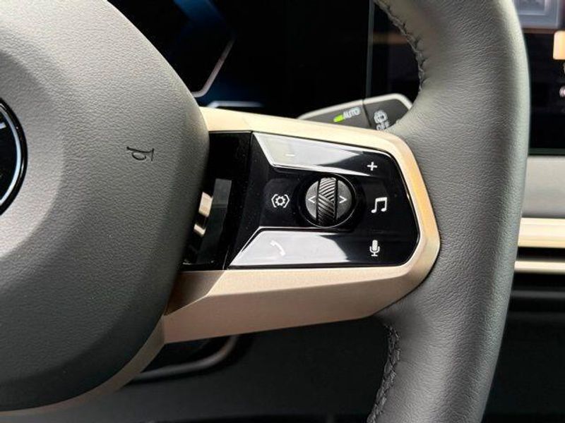 New 2026 BMW iX xDrive45Image 21