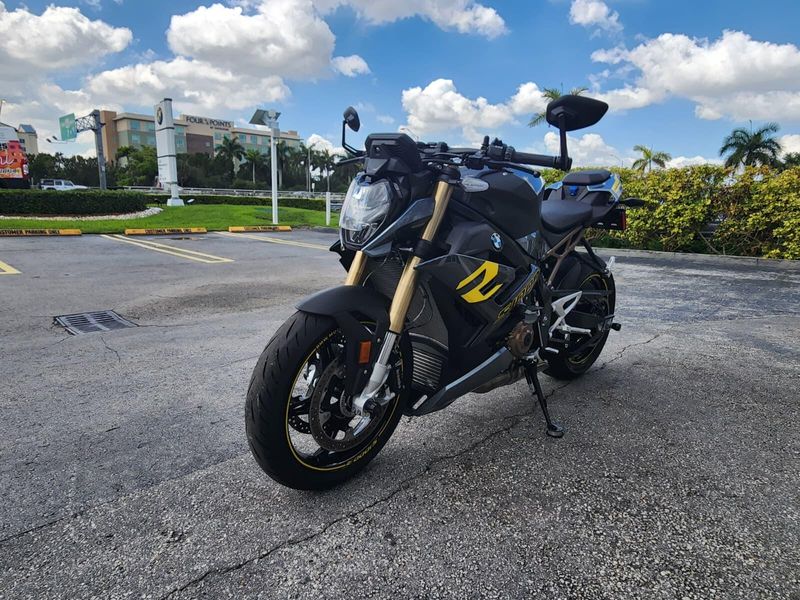 Used 2024 BMW S 1000 R Image 3