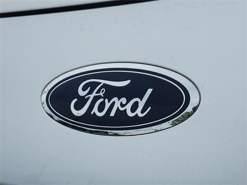 2020 Ford Escape SEImage 32