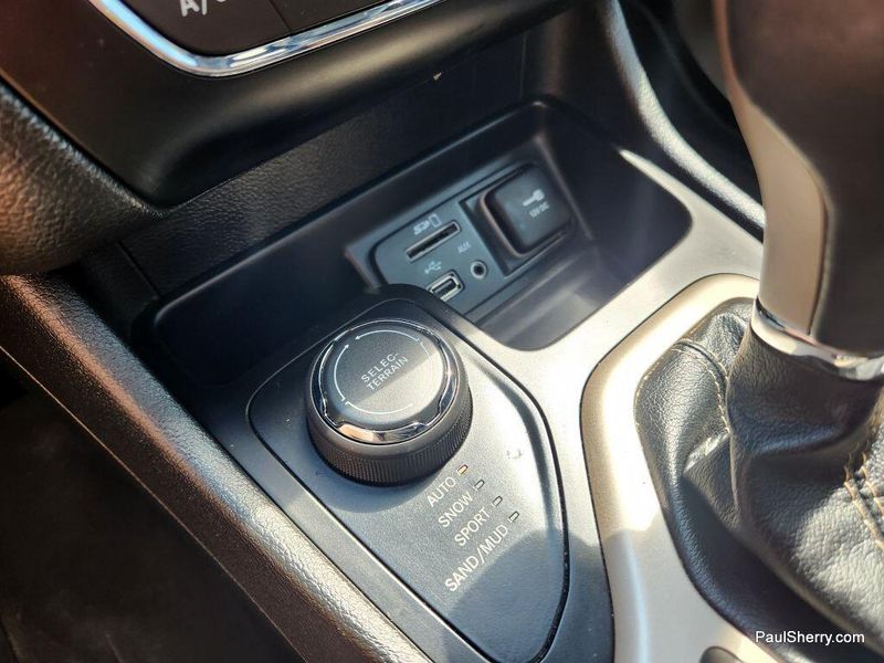 2018 Jeep Cherokee LimitedImage 34