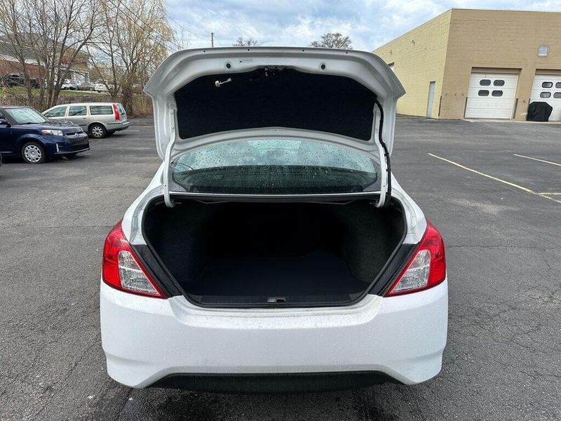 2016 Nissan Versa 1.6 S PlusImage 13