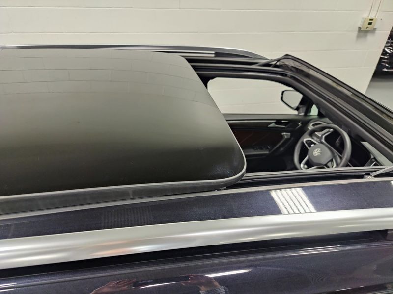 Used 2024 Volkswagen Tiguan AWD SEL R-Line w/Sunroof/navImage 7