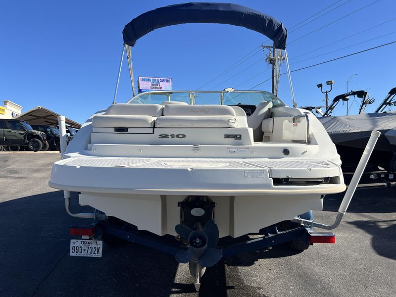 2009 SEA RAY 210 SUNDECK Image 10