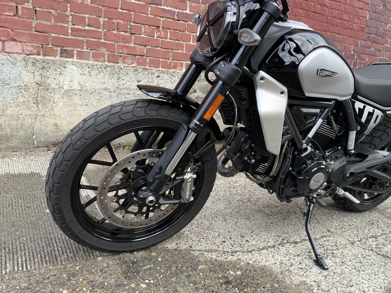 Used 2024 Ducati SCRAMBLER 800 ICON 
