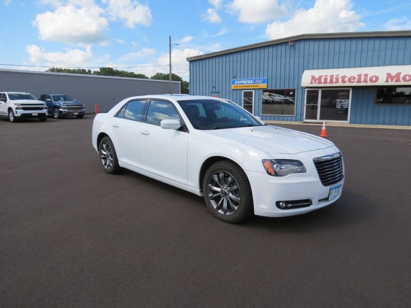 Used 2014 Chrysler 300 S AWD 4dr SedanImage 3