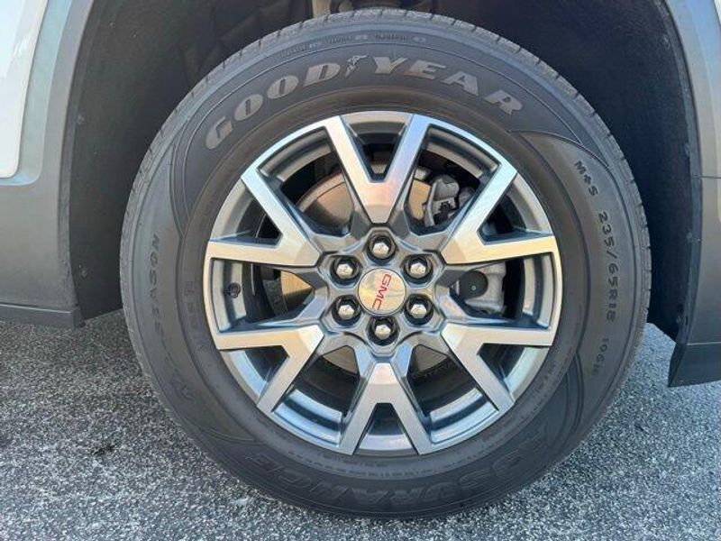 Used 2023 GMC Acadia SLT