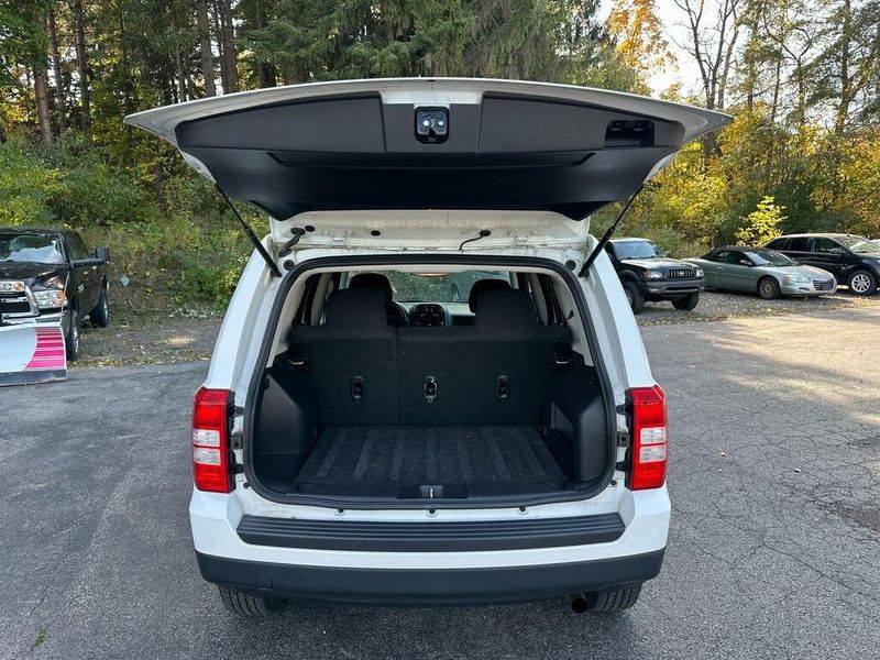 2016 Jeep Patriot SportImage 13