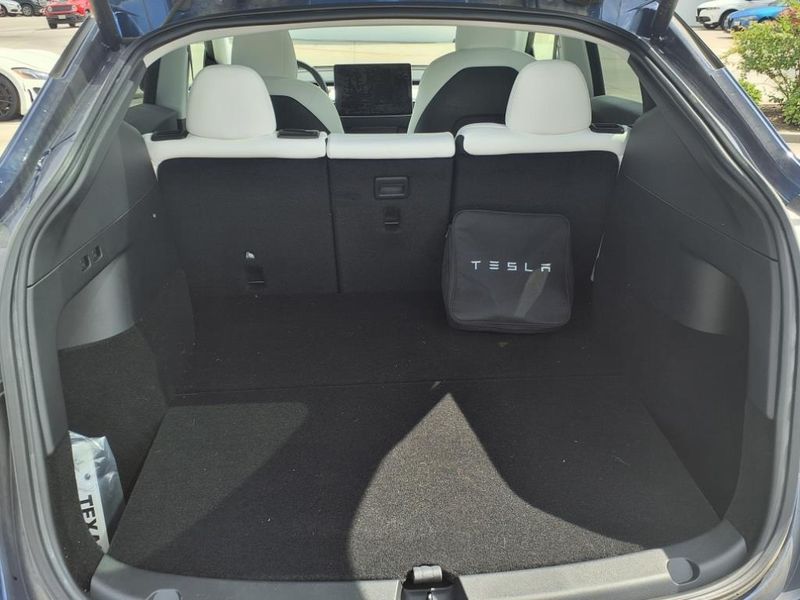 2021 Tesla Model Y Long RangeImage 14