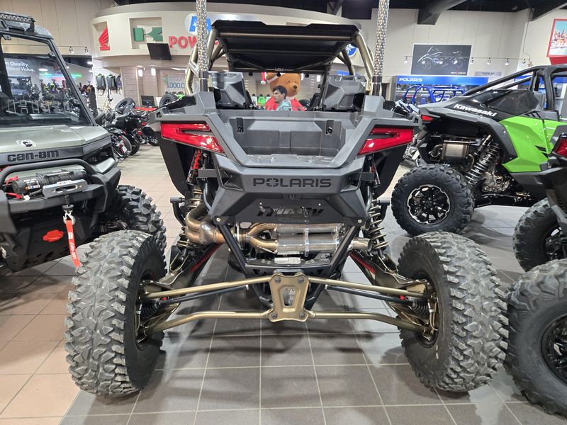 NEW 2025 POLARIS RZR PRO R 4 ULTIMATE Image 10