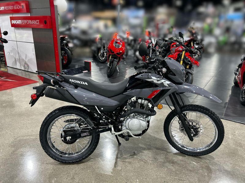 2025 Honda XR150L Image 10