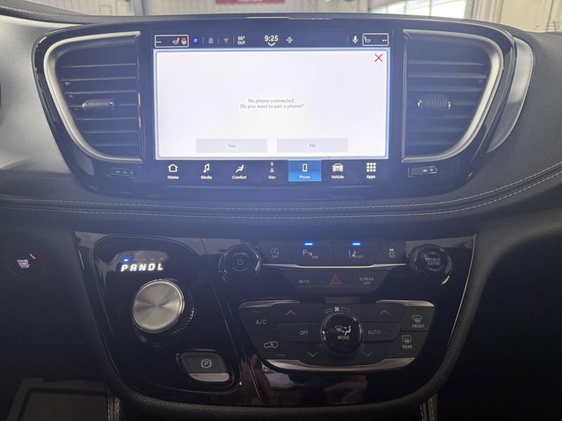 New 2026 Chrysler Pacifica LimitedImage 39