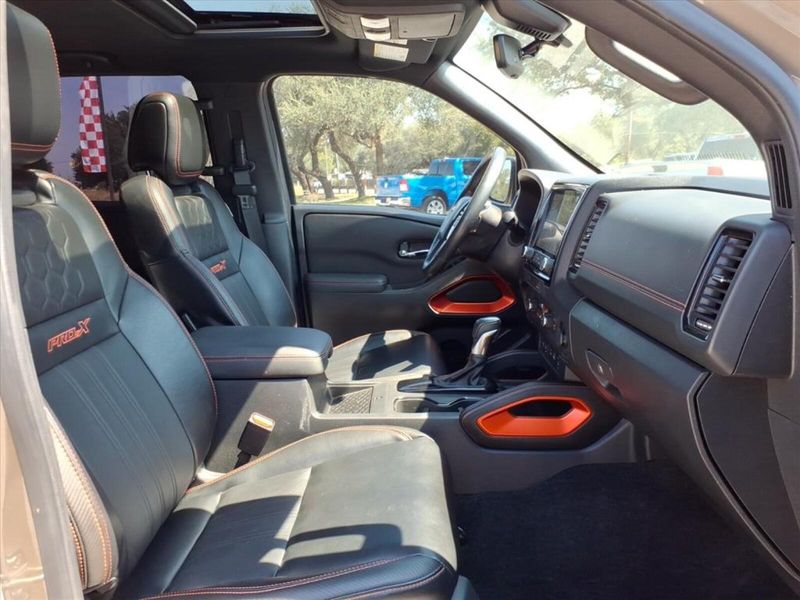 2023 Nissan Frontier PRO-X photo 3