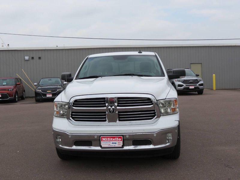 Used 2018 RAM 1500 SLT 4x4 4dr Crew Cab 5.5 ft. SB PickupImage 7