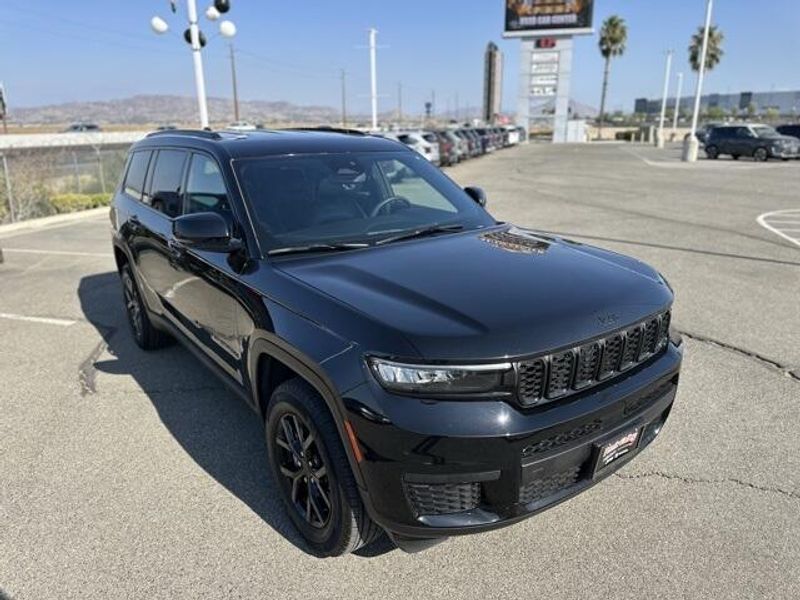 Used 2024 Jeep Grand Cherokee L AltitudeImage 7