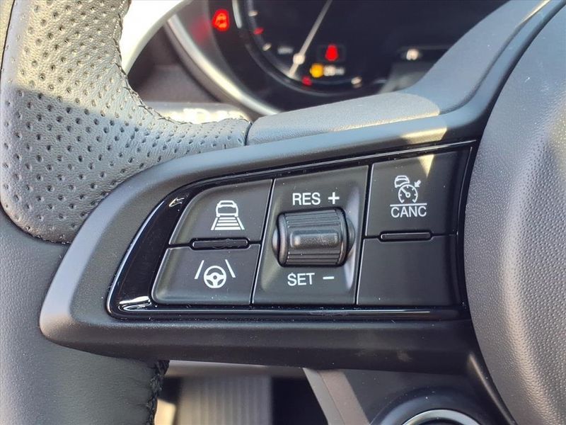 New 2026 Alfa Romeo Giulia VeloceImage 18