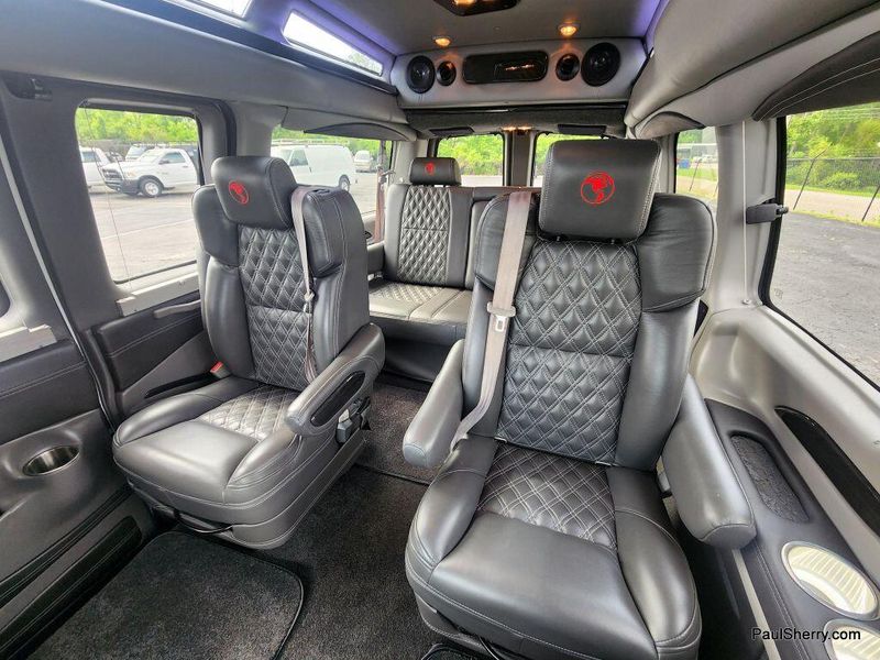 2023 GMC Savana Cargo Image 3