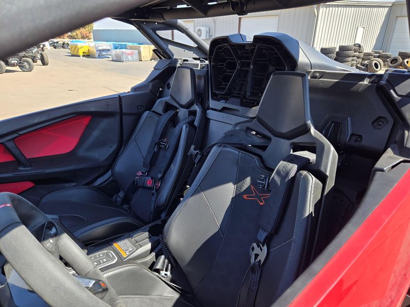 NEW 2026 CAN-AM MAVERICK R X 999T DCT Image 10
