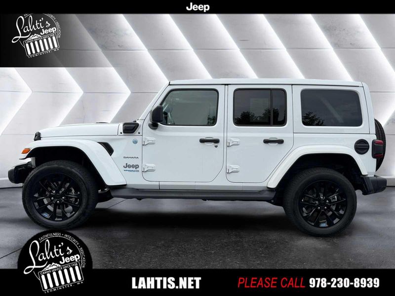2022 Jeep Wrangler 4xe Unlimited Sahara photo 2