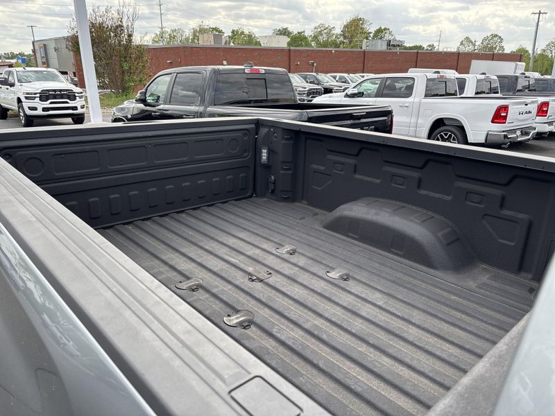 Used 2024 Chevrolet Silverado 2500HD CustomImage 7