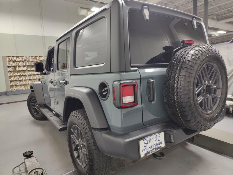 2024 Jeep Wrangler Sport S 3.6L 4x4 w/ ConvenienceImage 10