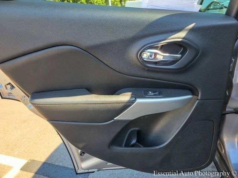 2018 Jeep Cherokee Latitude photo 13
