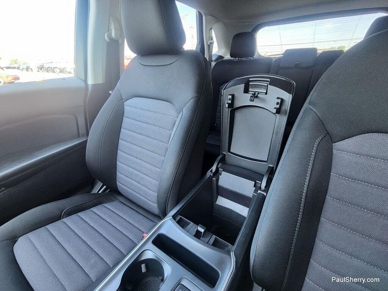 Used 2024 Ford Edge SE