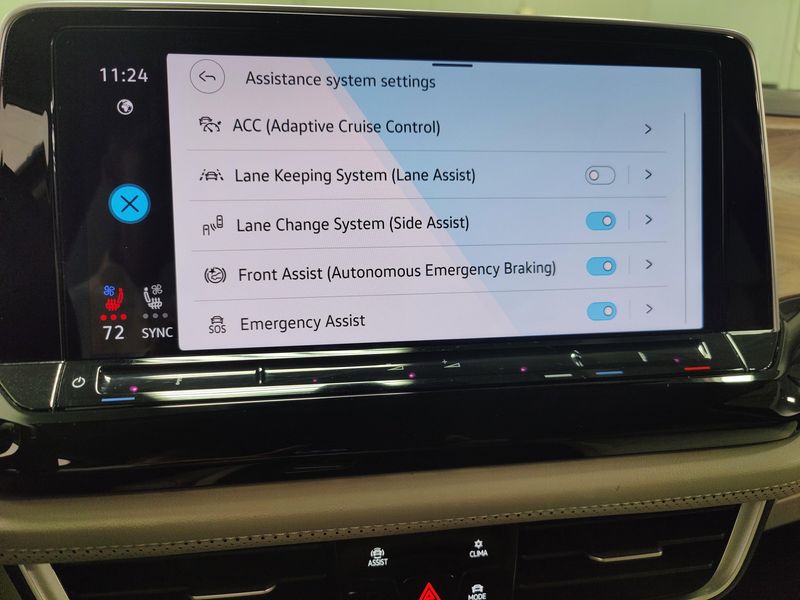 Used 2024 Volkswagen Atlas SE 4-Motion AWDImage 4