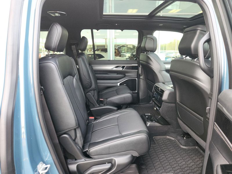 2027 Jeep Grand Wagoneer Limited Altitude 4x4