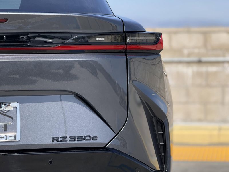 New 2026 Lexus RZ 350eImage 12