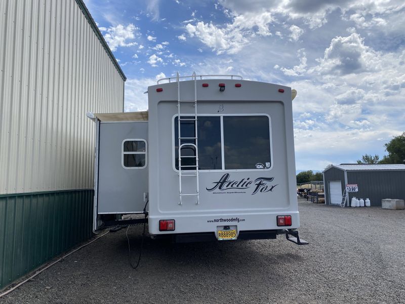 2016 NORTHWOOD ARCTIC FOX 32-A Image 4