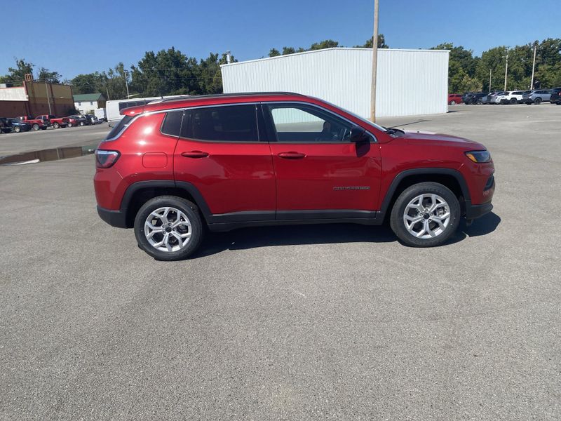 2025 Jeep Compass Latitude photo 8