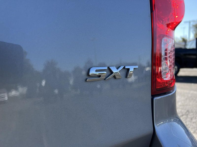 2015 Dodge Grand Caravan SXT photo 5