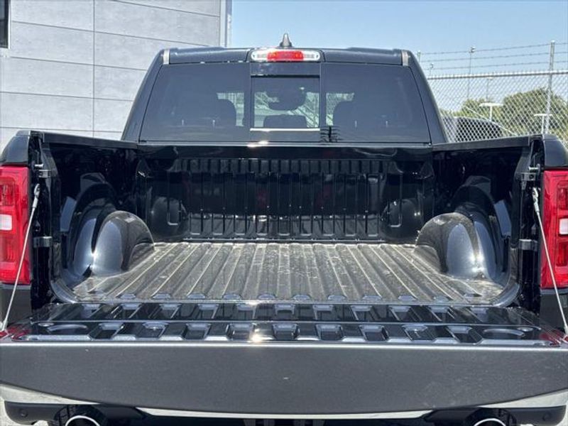 New 2026 RAM 1500 Big Horn Crew Cab 4x2 5'7' Box