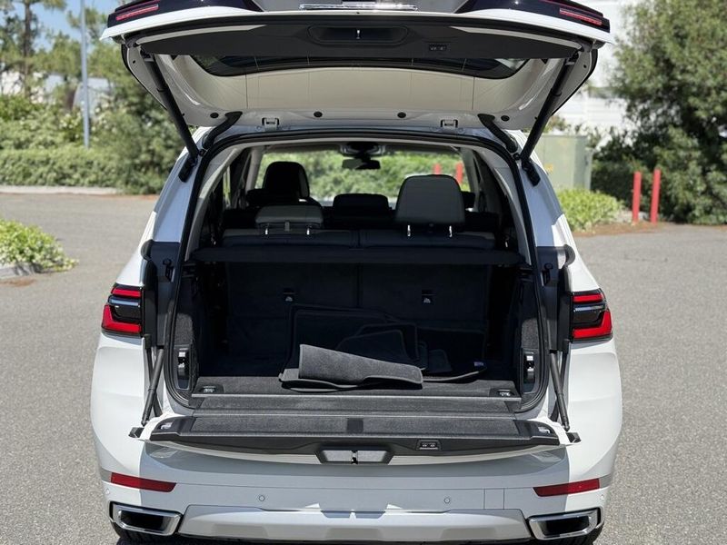 2025 BMW X7 xDrive40iImage 15