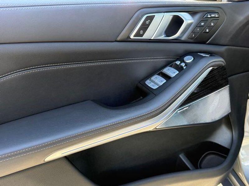 Used 2024 BMW X7 M60iImage 12