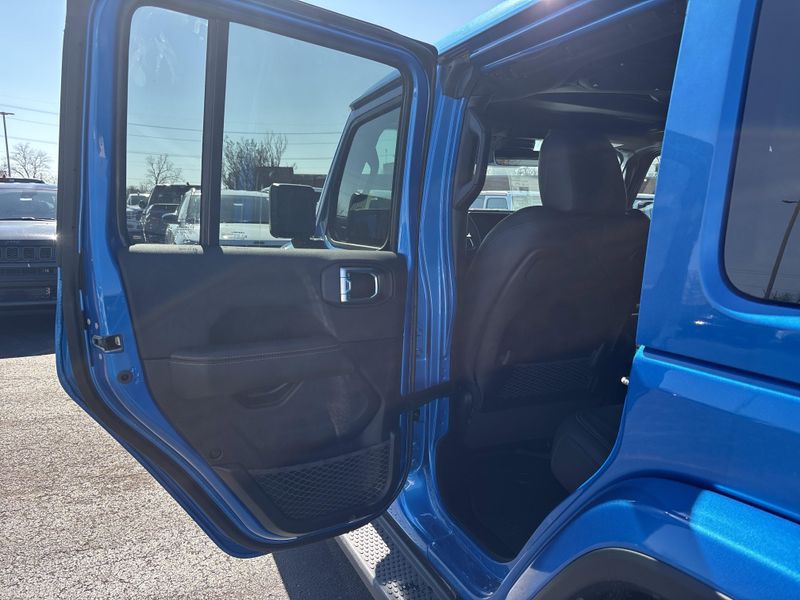 New 2026 Jeep Wrangler 4-door SaharaImage 17