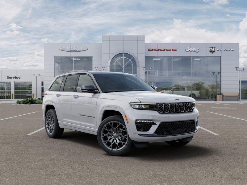 New 2025 Jeep Grand Cherokee Summit Reserve 4x4Image 3