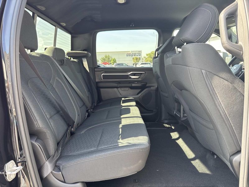 New 2026 RAM 1500 Big Horn Crew Cab 4x2 5'7' Box