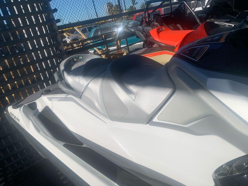 New 2025 Sea-Doo GTX LIMITED 325 (SOUND SYSTEM) Image 14