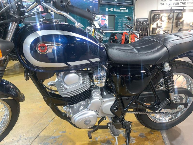 2025 Kawasaki W230 ABS Image 12