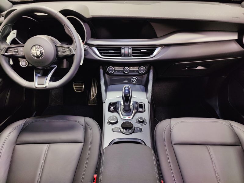New 2025 Alfa Romeo Stelvio AwdImage 15