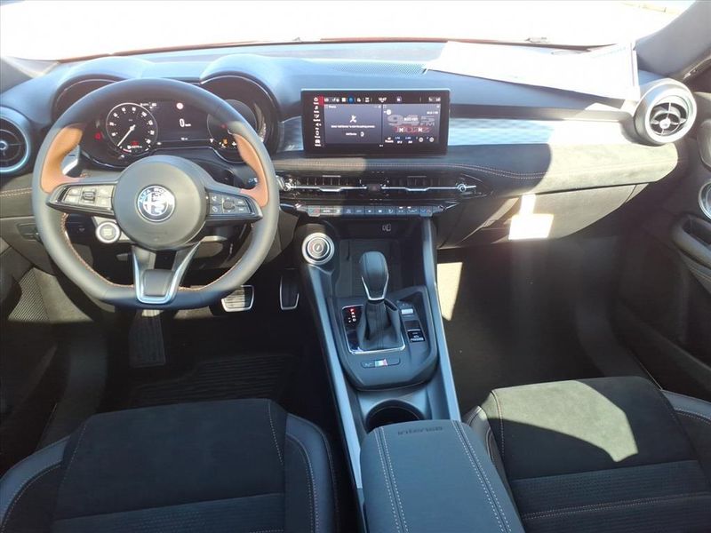 New 2025 Alfa Romeo Tonale Intensa AwdImage 11